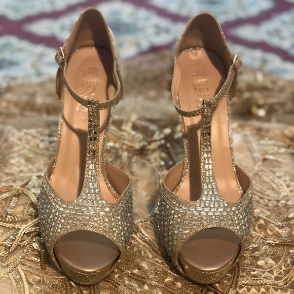 Sparkly and Stunning Platforms ✨💕 - Picture 3 of 7